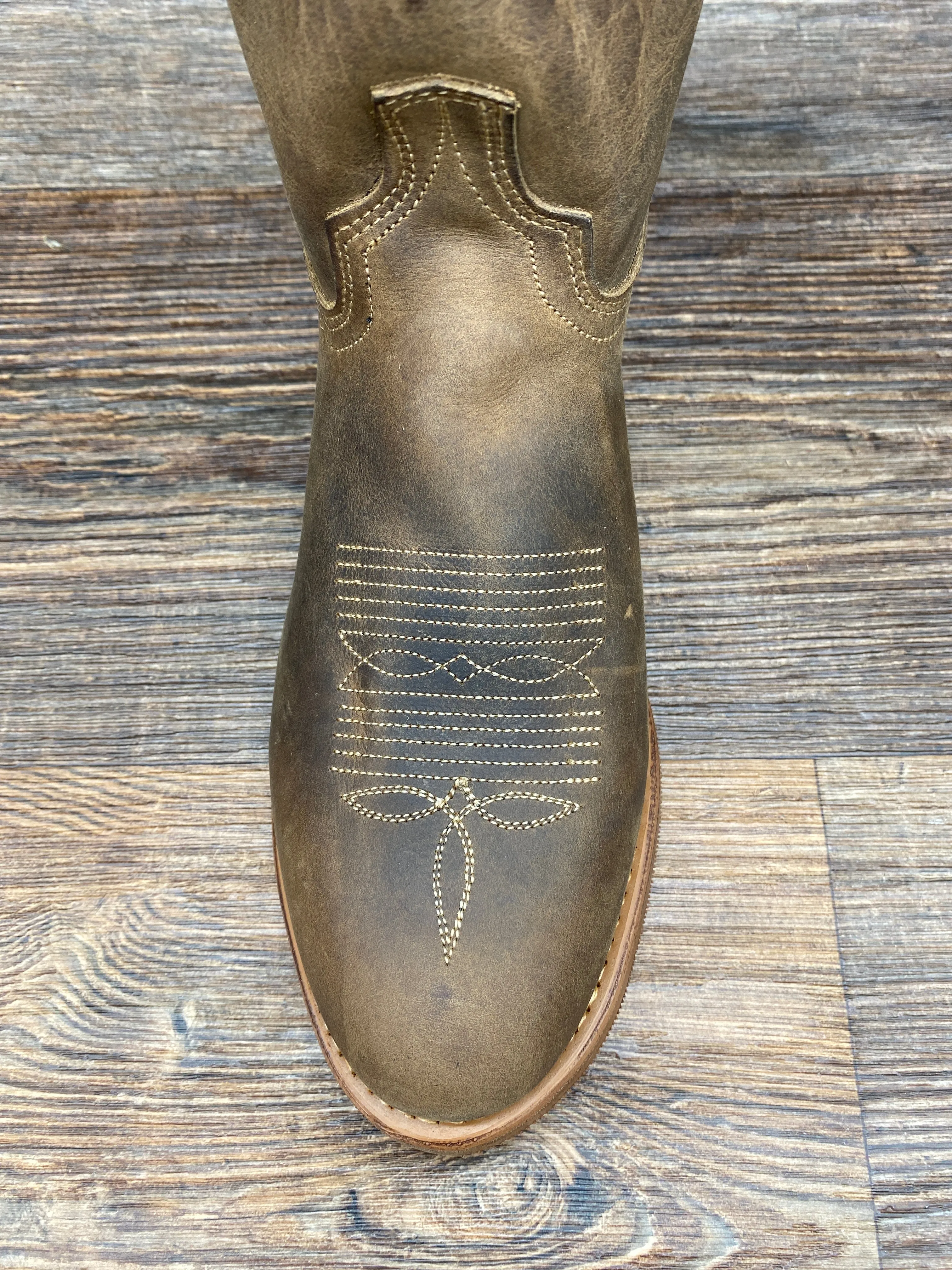 ab6732 Men's Round Toe Slip On Roper by Abilene.