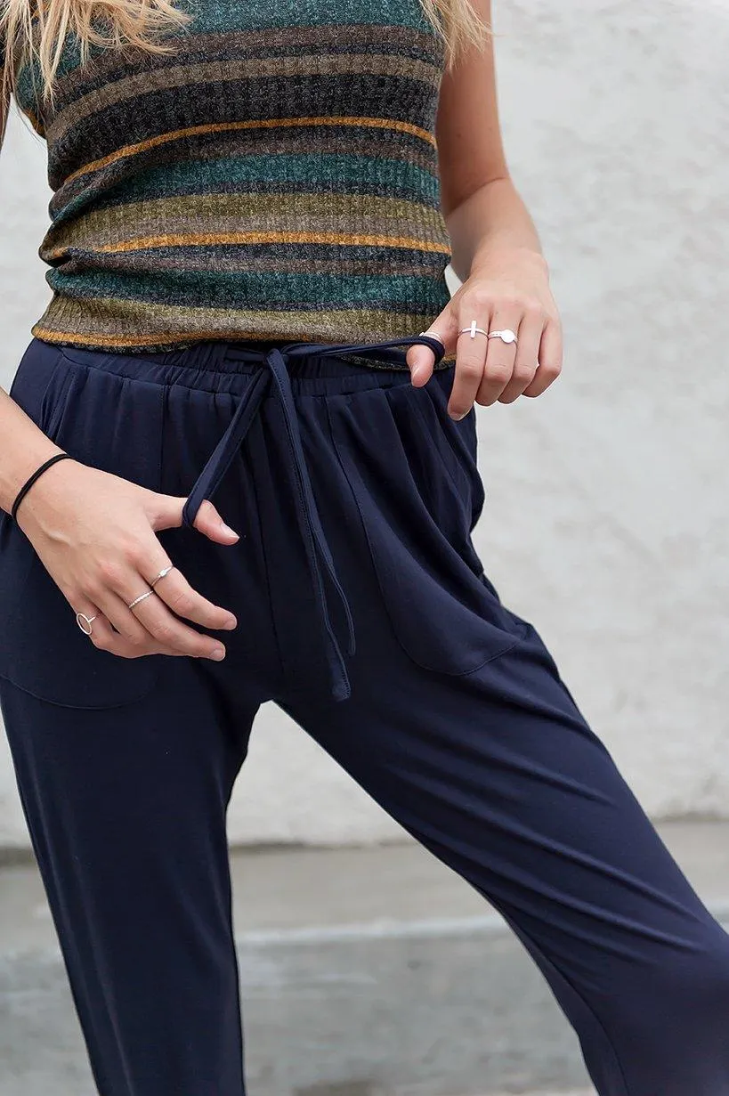 DT Shelby Tie-ankle pants in Navy