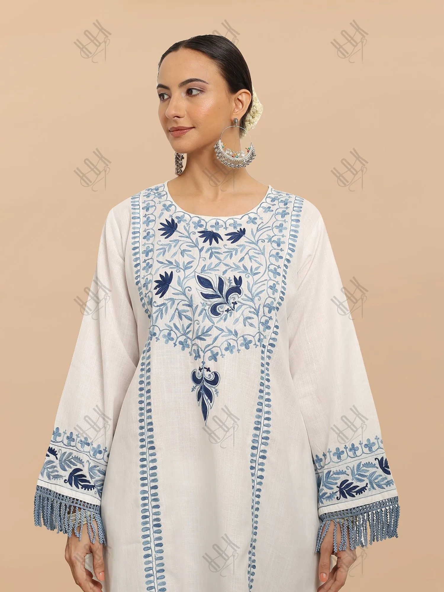 Shiwangi in Falak Kashmiri Long Kurta - White