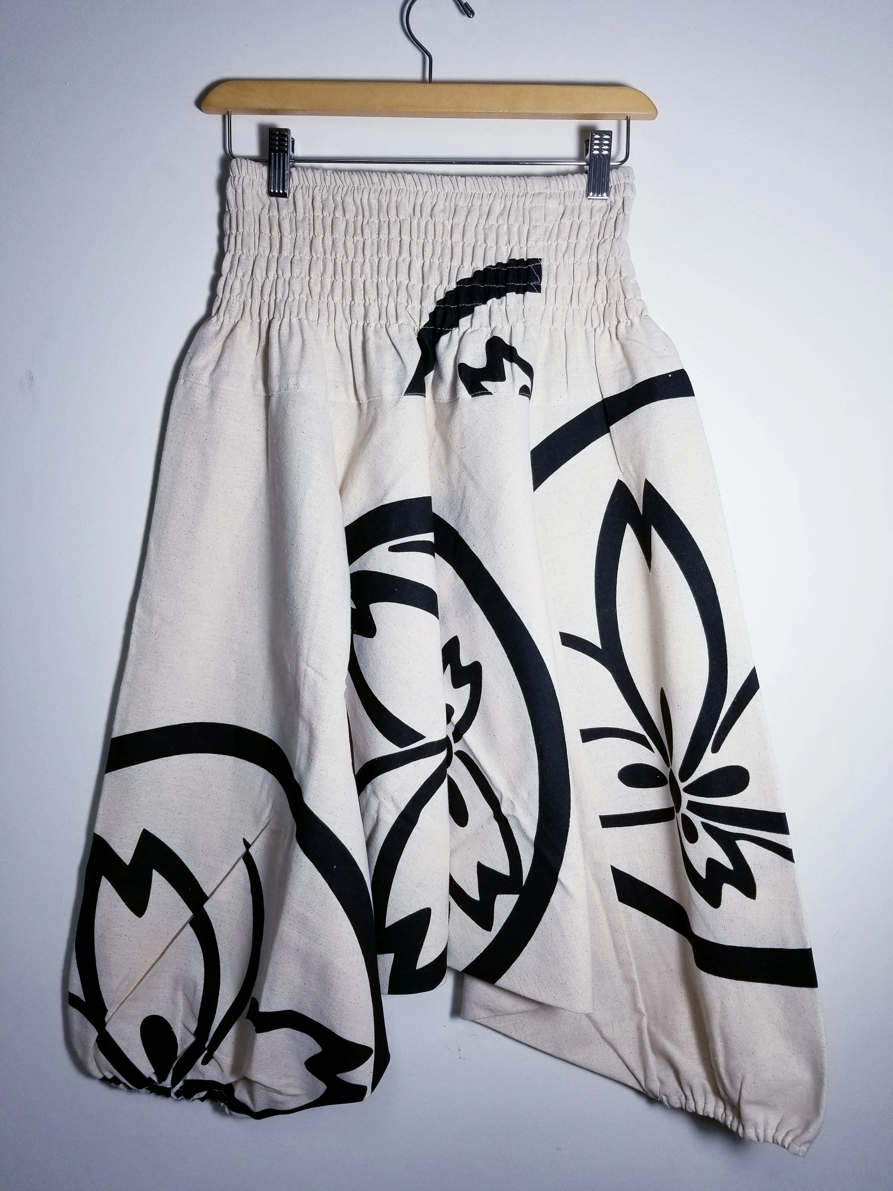 White Crests Short Harem Pants